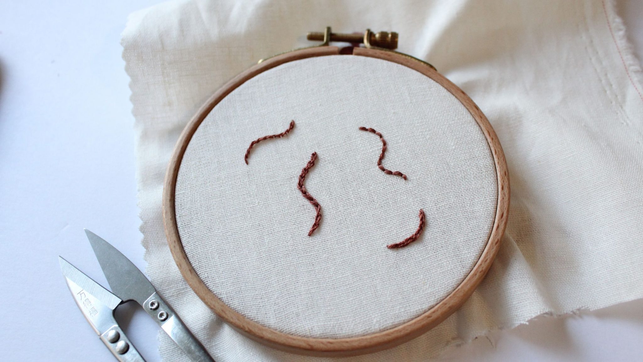 How To Embroider Curved Lines Neatly And Smoothly Crewel Ghoul