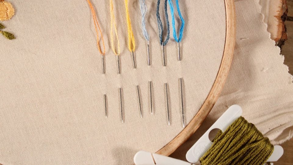 Hand Embroidery Needle Sizes Explained [With Needle Size Chart