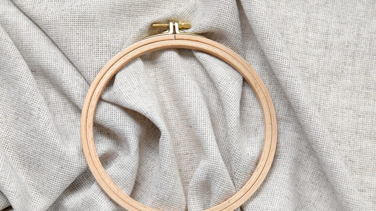 How To Keep Fabric Tight In Embroidery Hoops Crewel Ghoul