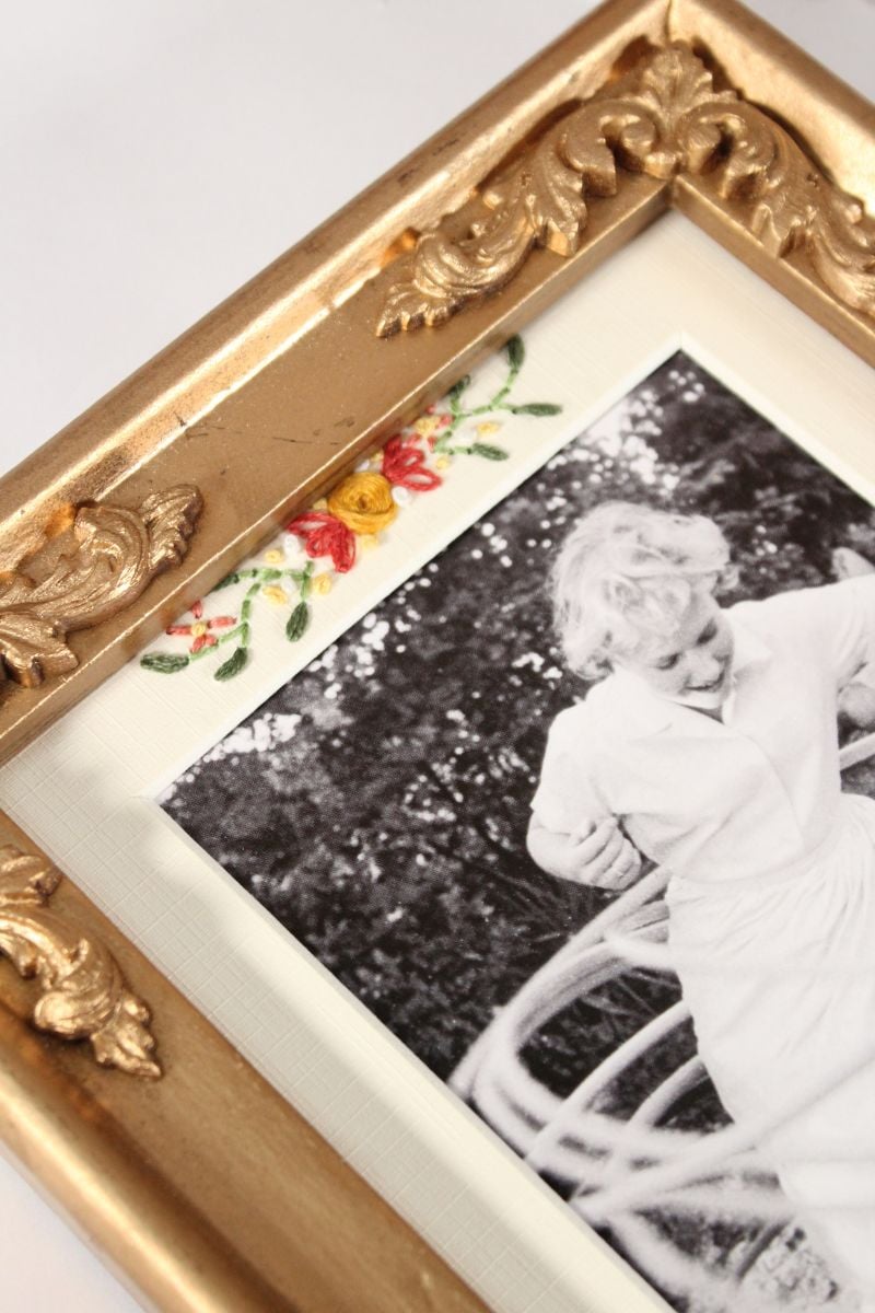 Homemade Gifts: Embroidered Picture Frame Mat Tutorial