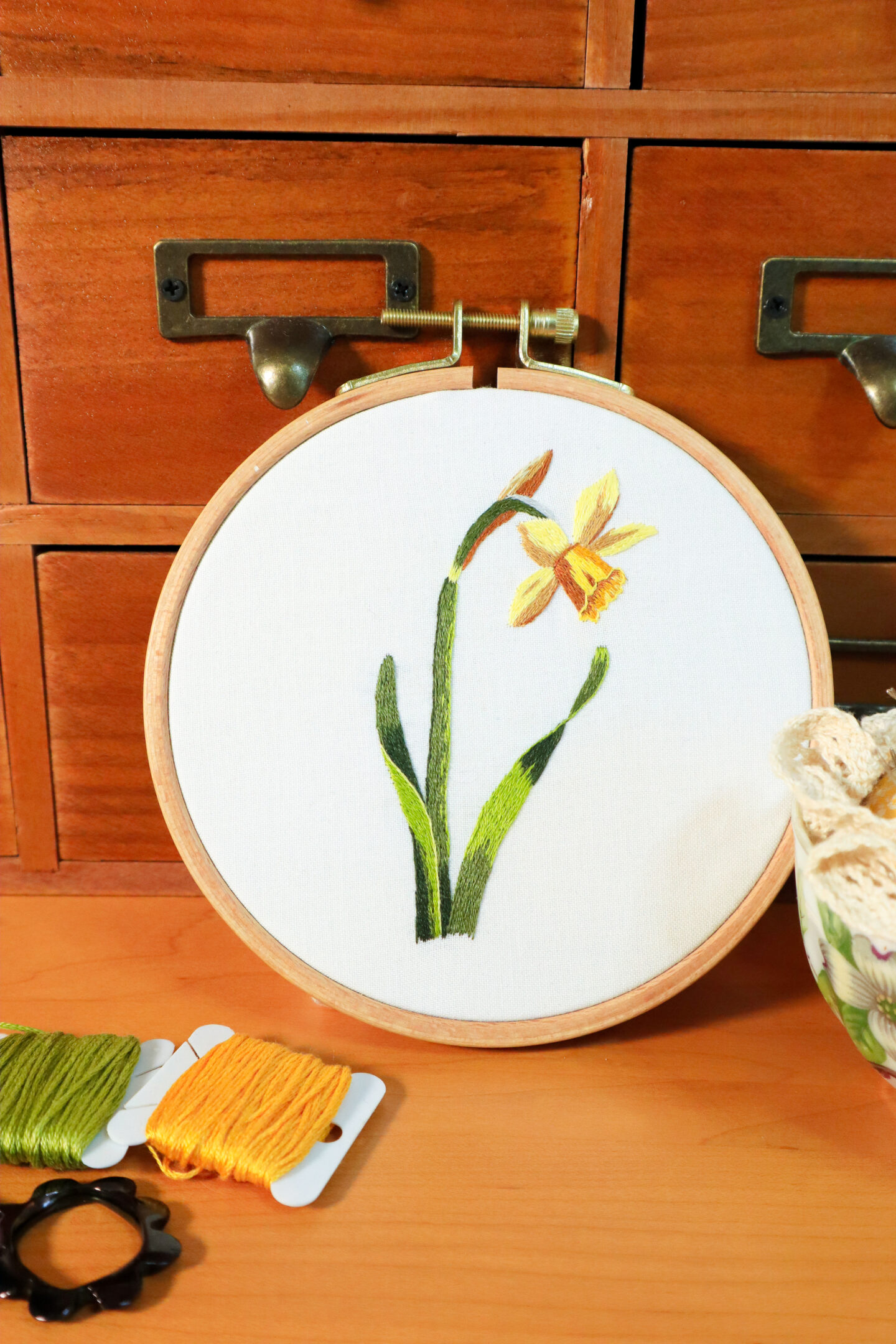 Daffodil Flower Beginner Thread Painting Pattern