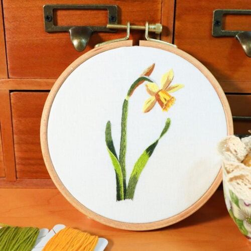 Daffodil Flower Beginner Thread Painting Pattern