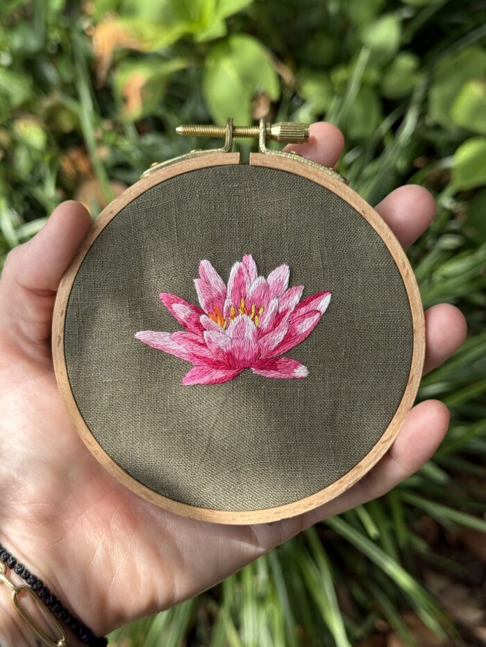 Water Lily Flower Beginner Thread Painting Pattern - Image 2