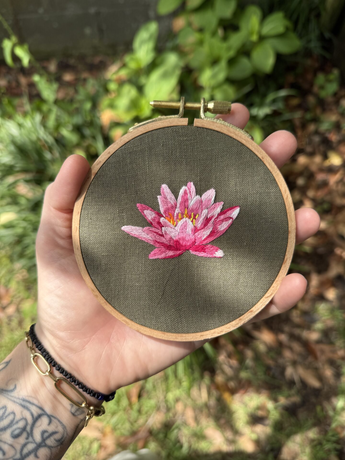 Water Lily Flower Beginner Thread Painting Pattern